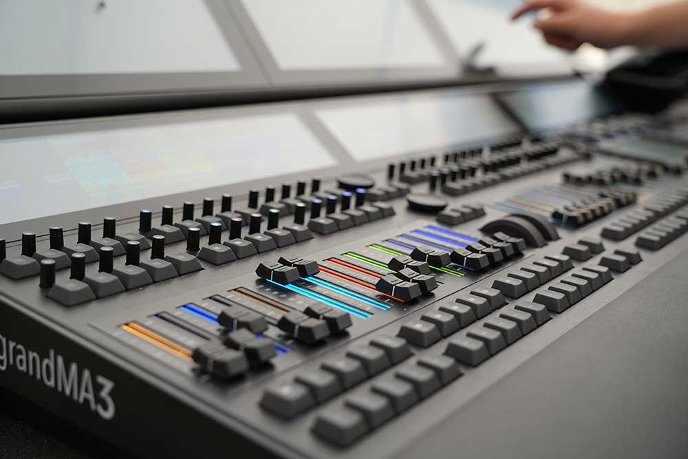 MA Lighting grandMA3 Lichtpult in Nahaufnahme